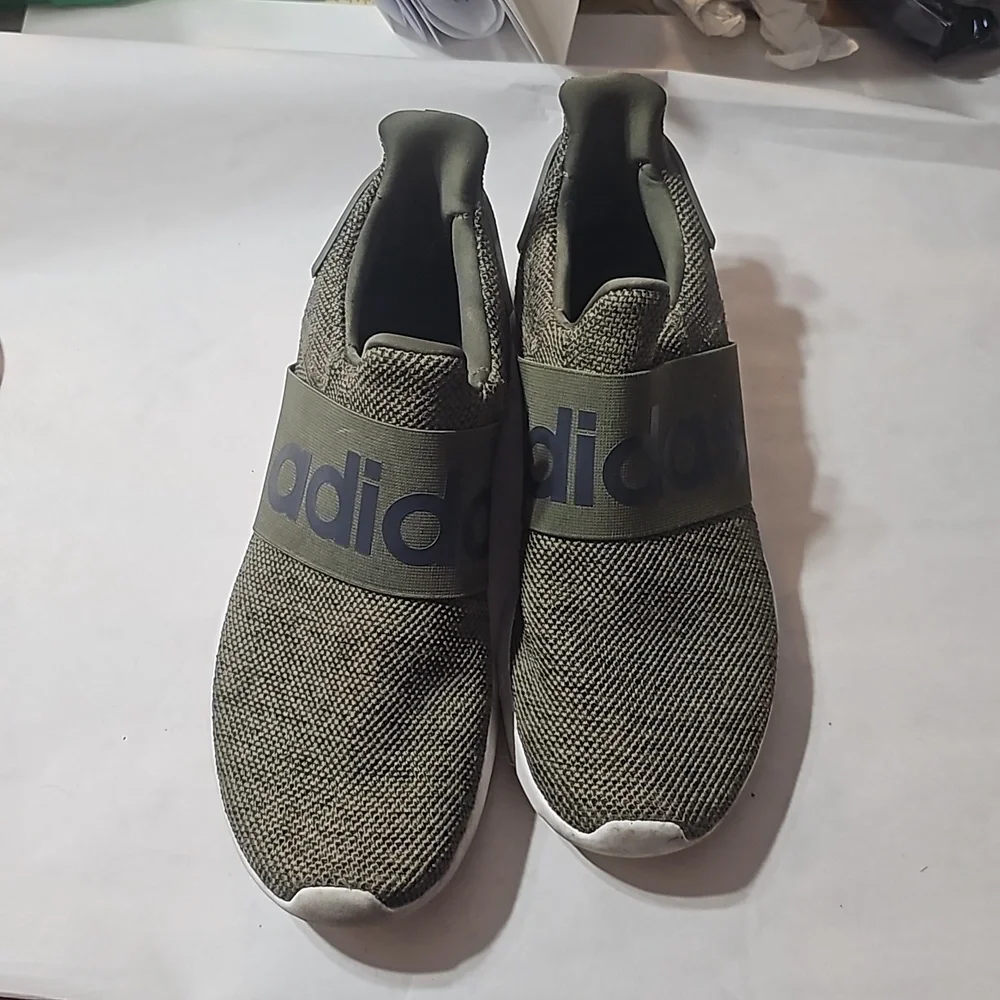 Adidas Slip-ons Sneakers 👟